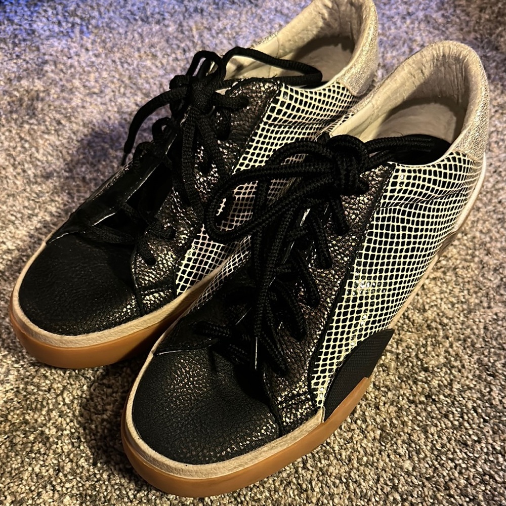 Dolce Vita Zina Metallic Sneakers